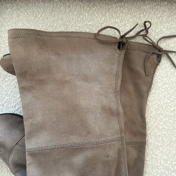 STEVE MADDEN OVER THE KNEE SUEDE TAUPE “GORGEOUS” BOOTS 8.5 - Picture 5 of 5